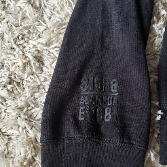 Guess sweatshirt - Picture 4 of 7